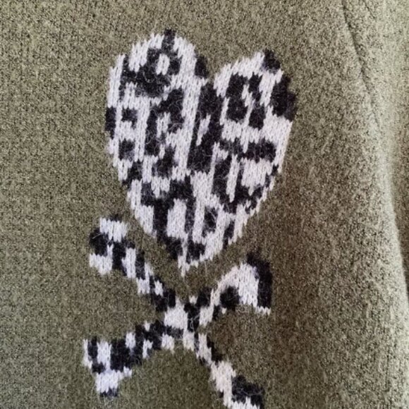 Torrid Hooded Sweater Heart Cross Bone Green Size 1X Long Sleeve Tunic Hoodie - Picture 4 of 10